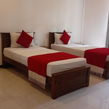 Oyo 278 Hotel Rivelka Kundasale Kültér fotó
