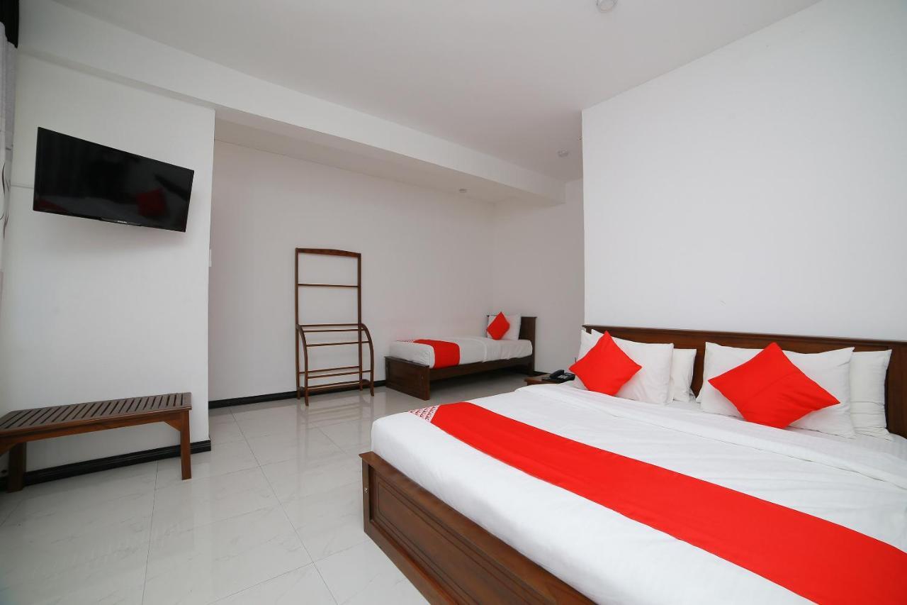 Oyo 278 Hotel Rivelka Kundasale Szoba fotó